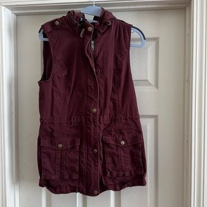 Market & Spruce Hooded Vest - Size M - never worn - without tag